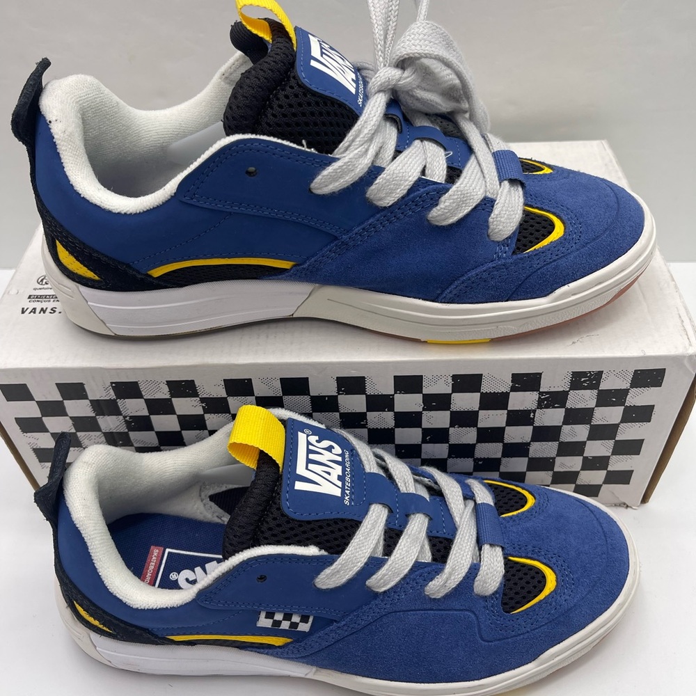 Vans WMNS Skate Mixxa
Navy/Grey
VN000CUYY27 Sneakers - Picture 4 of 16